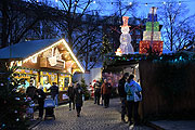 Haidhauser Weihnachtsmarkt am Weißenburger Platz  (©Foto: Ingrid Grossmann)
